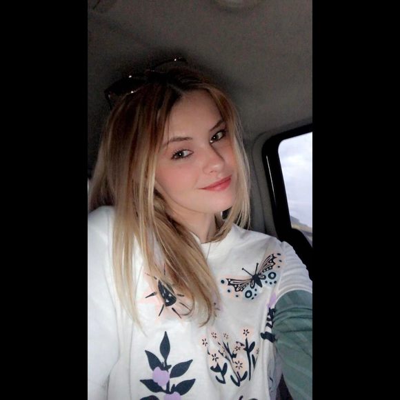 Meet your Posher, Cassidy - Picture 1 of 1